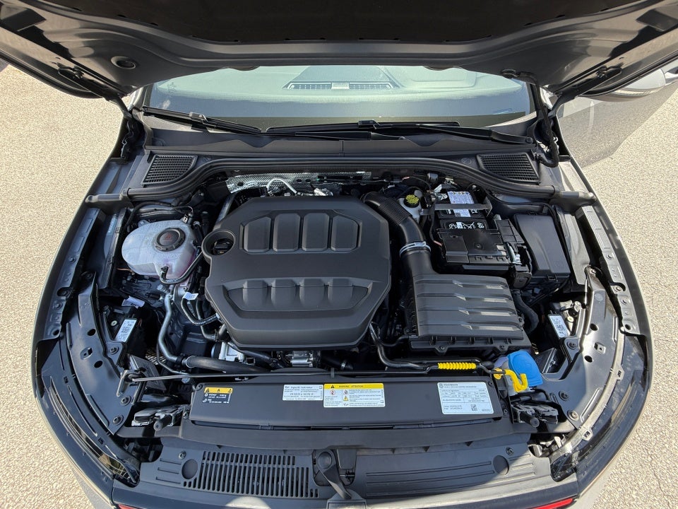 2025 Volkswagen Golf GTI 2.0T SE