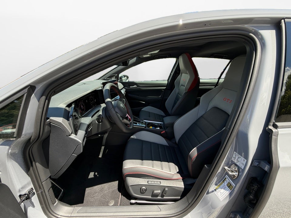 2025 Volkswagen Golf GTI 2.0T SE