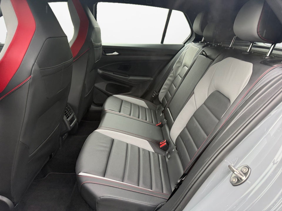 2026 Volkswagen Golf GTI SE
