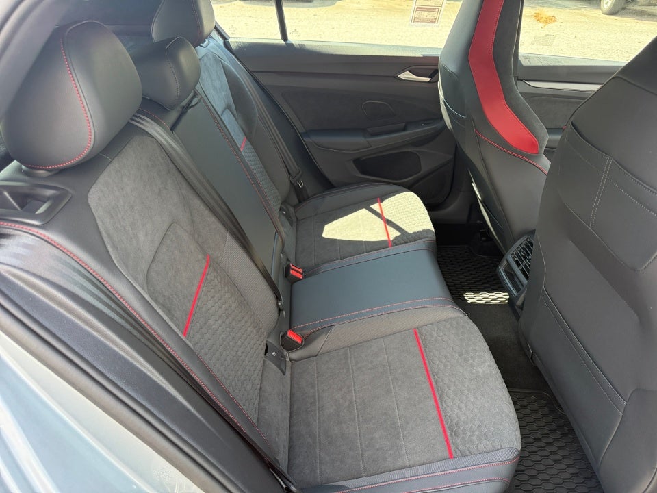 2025 Volkswagen Golf GTI 2.0T SE