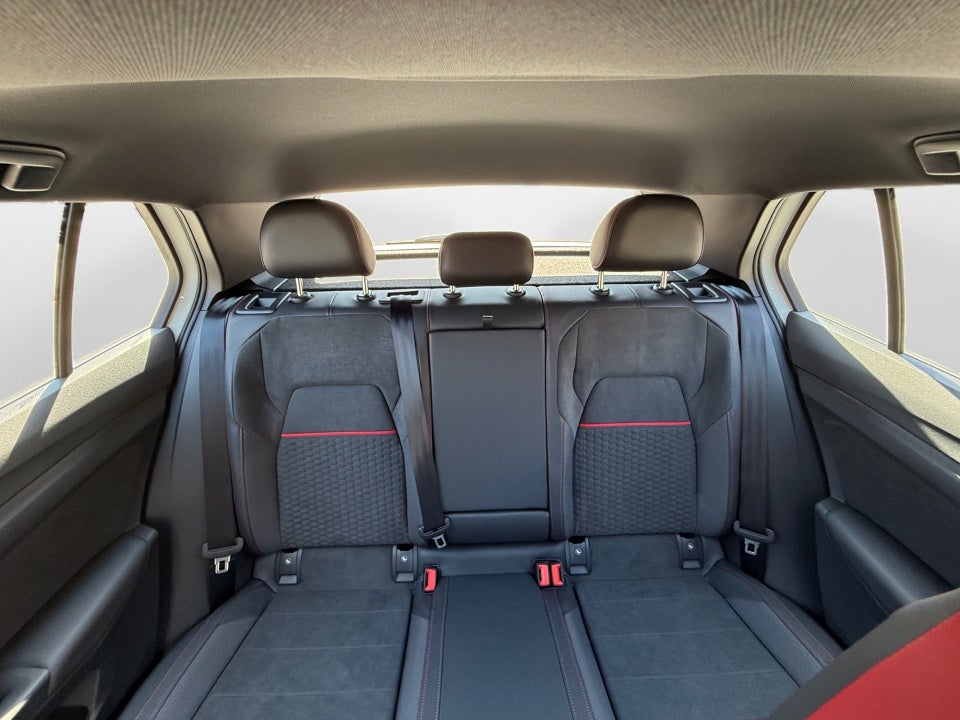 2026 Volkswagen Golf GTI SE