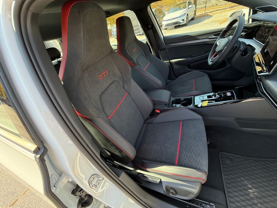 2026 Volkswagen Golf GTI SE