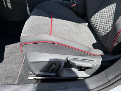 2026 Volkswagen Golf GTI SE