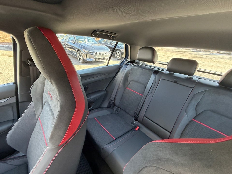 2026 Volkswagen Golf GTI SE