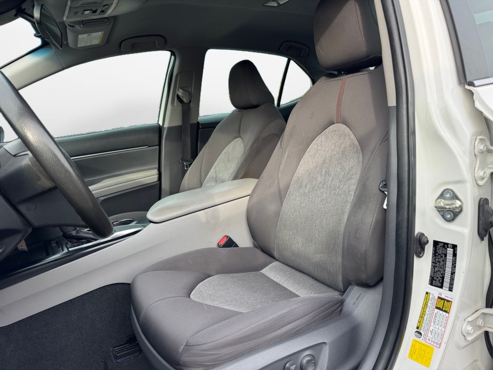 2019 Toyota CAMRY LE