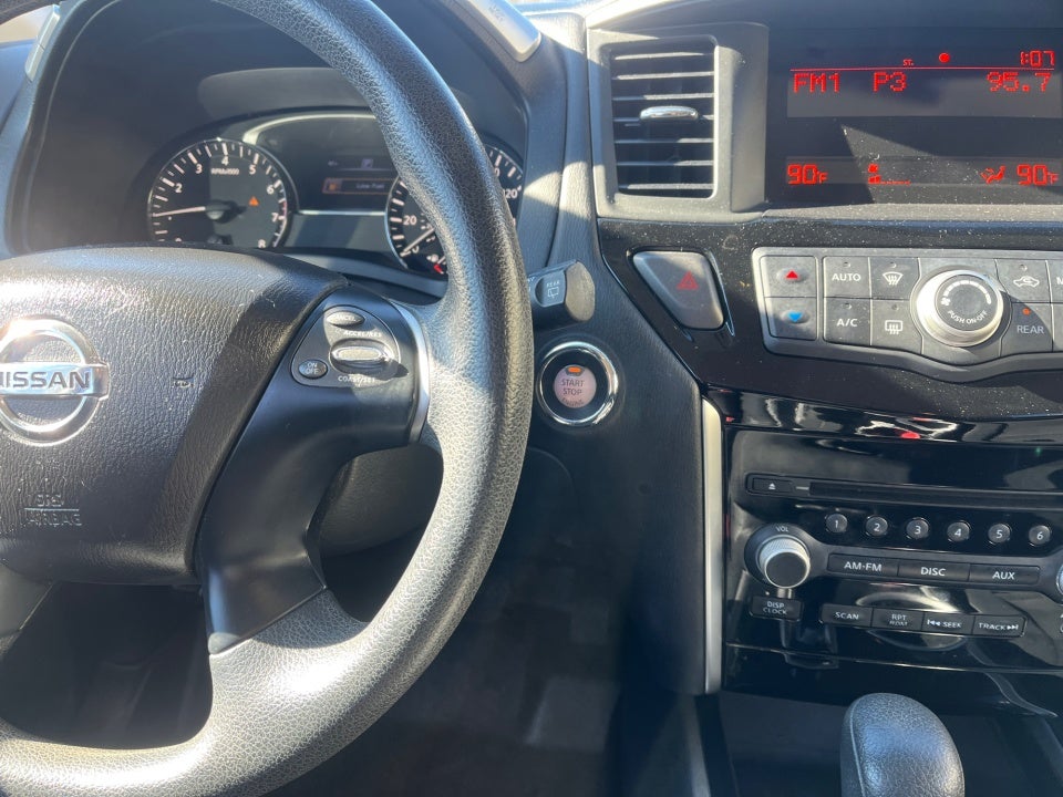 2016 Nissan Pathfinder S