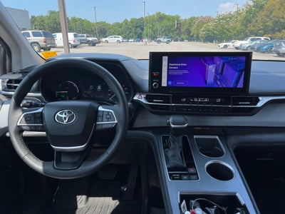 2025 Toyota Sienna XLE