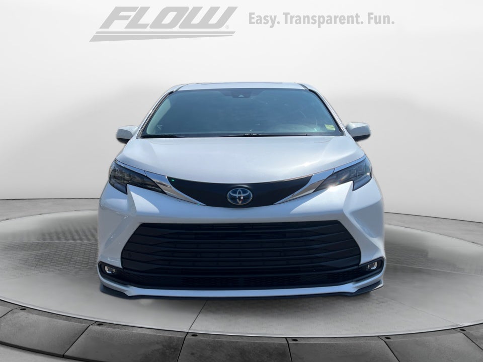 2025 Toyota Sienna XLE