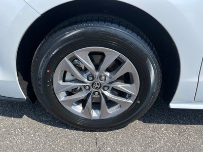 2025 Toyota Sienna XLE
