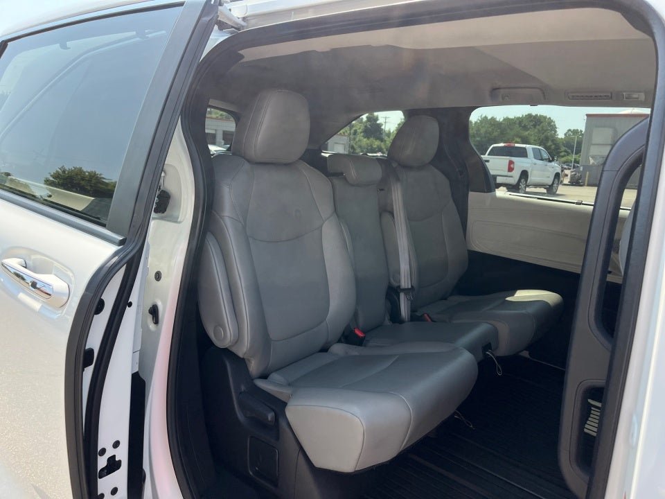 2025 Toyota Sienna XLE
