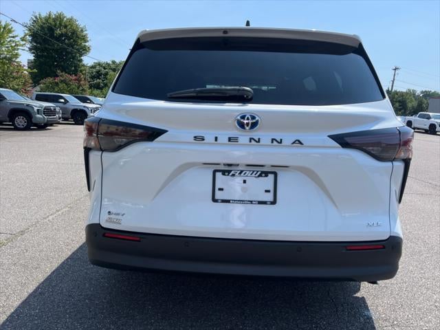 2025 Toyota Sienna XLE