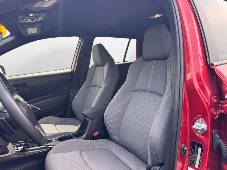 2025 Toyota COROLLA CROSS HV SE