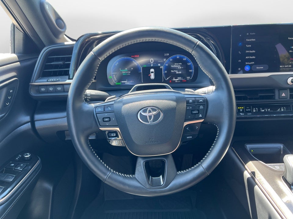 2025 Toyota Toyota Crown Signia Limited