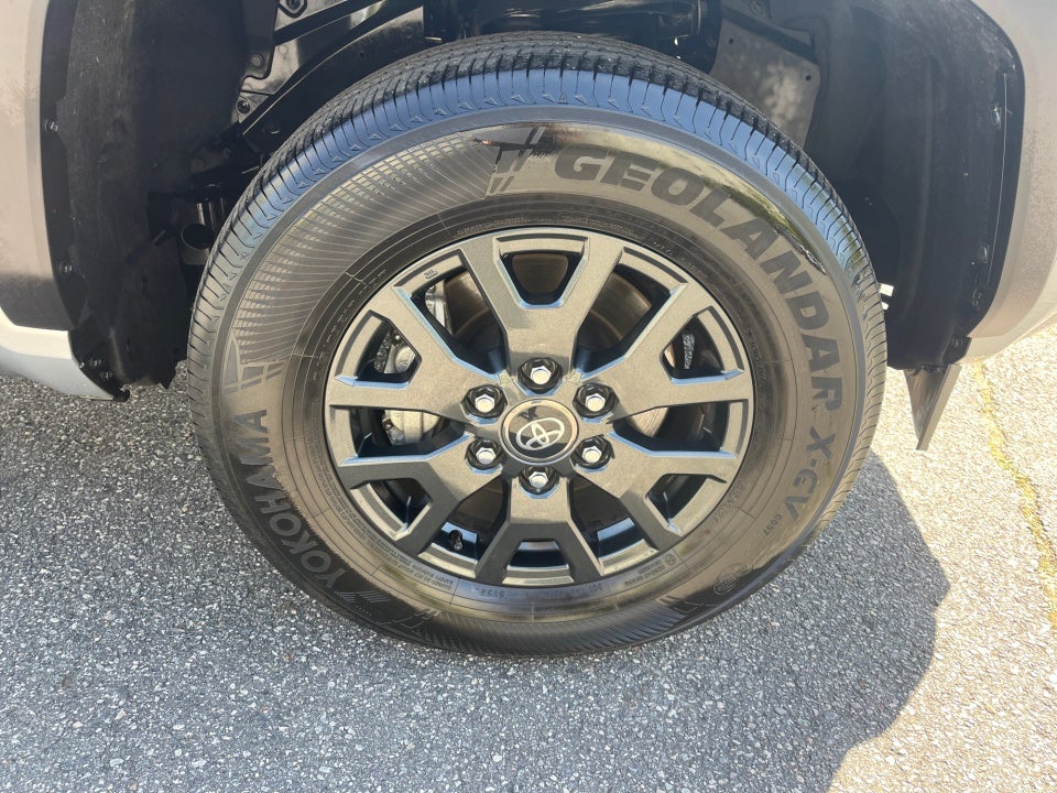 2025 Toyota 4RUNNER SR5