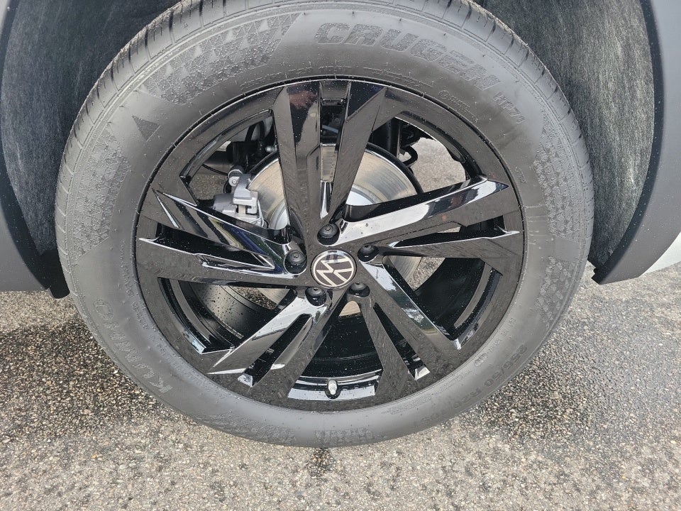 2026 Volkswagen Atlas Cross Sport 2.0T SEL R-Line Black