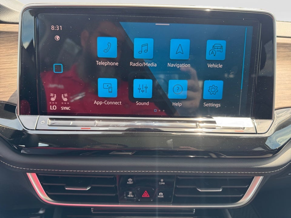 2026 Volkswagen Atlas 2.0T SEL Premium R-Line