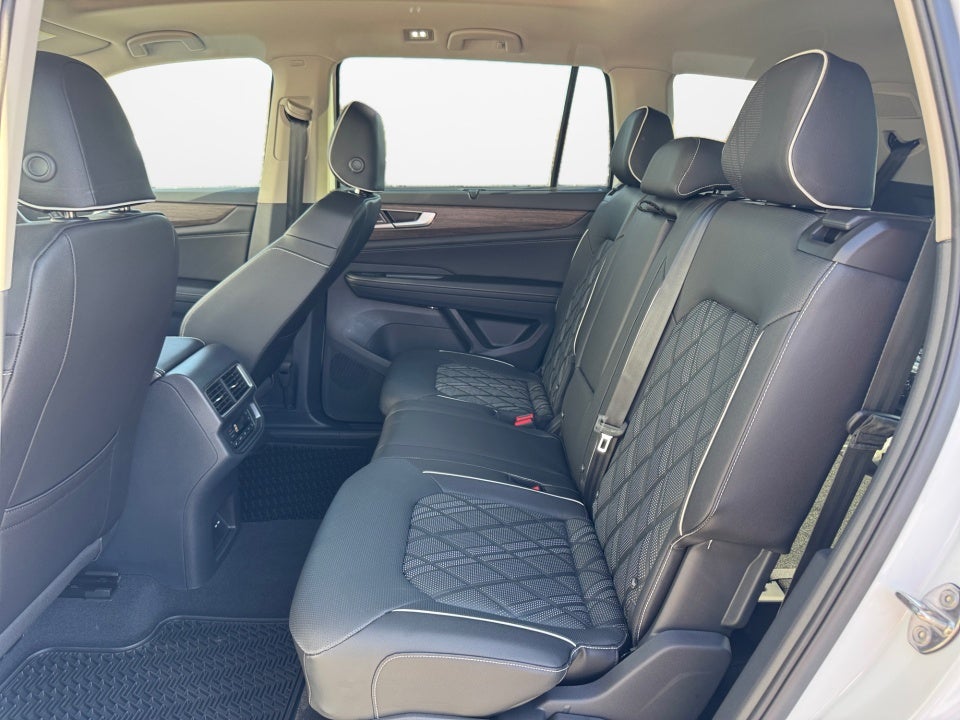 2026 Volkswagen Atlas SEL Premium R-Line