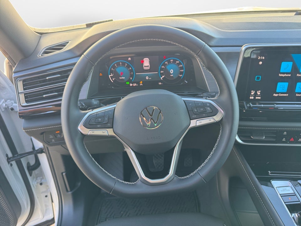 2026 Volkswagen Atlas Cross Sport 2.0T SE w/Technology