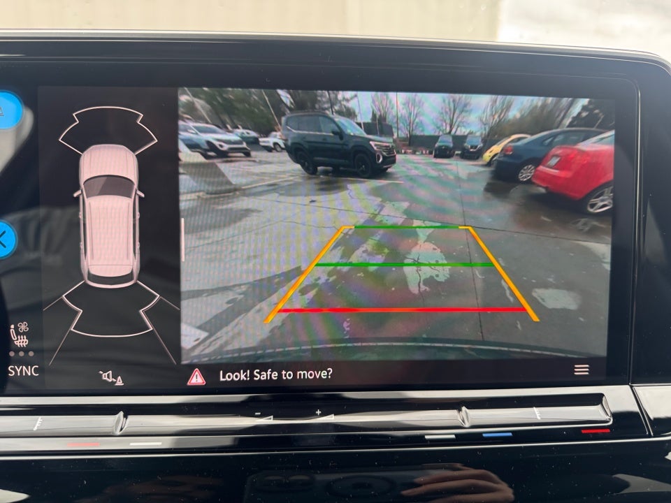 2026 Volkswagen Atlas Cross Sport SE with Technology