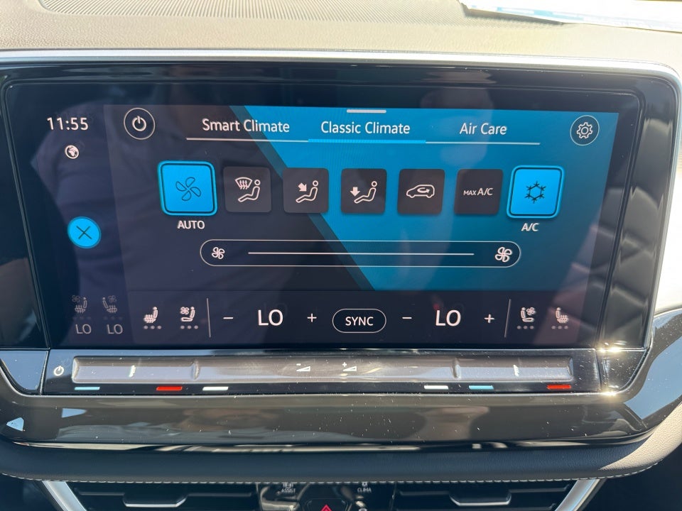 2026 Volkswagen Atlas Cross Sport 2.0T SE w/Technology