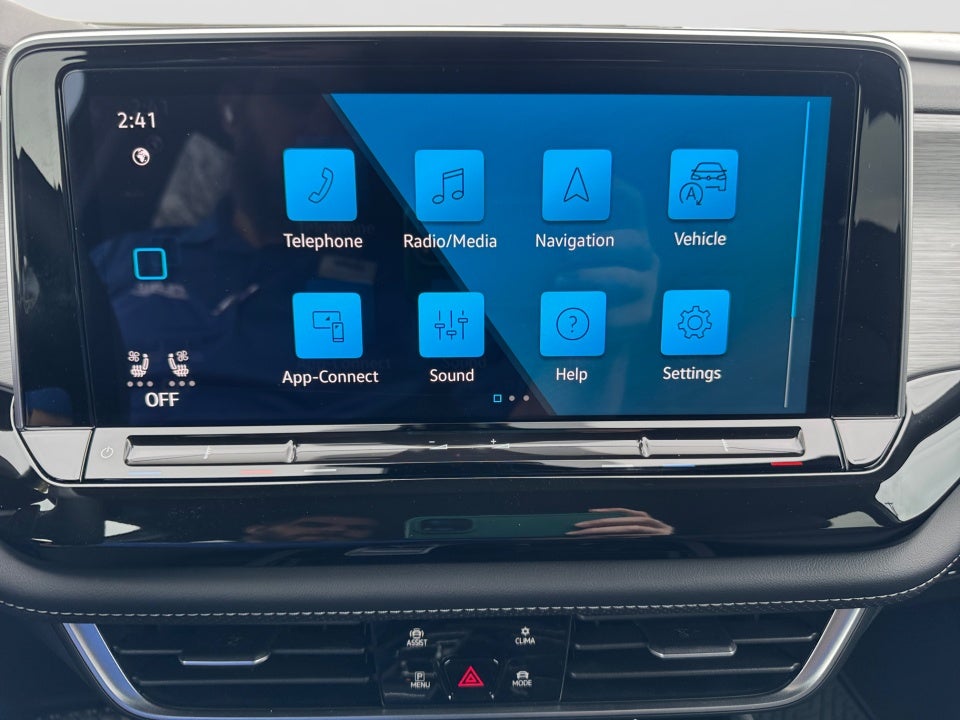 2025 Volkswagen Atlas Cross Sport 2.0T SE w/Technology