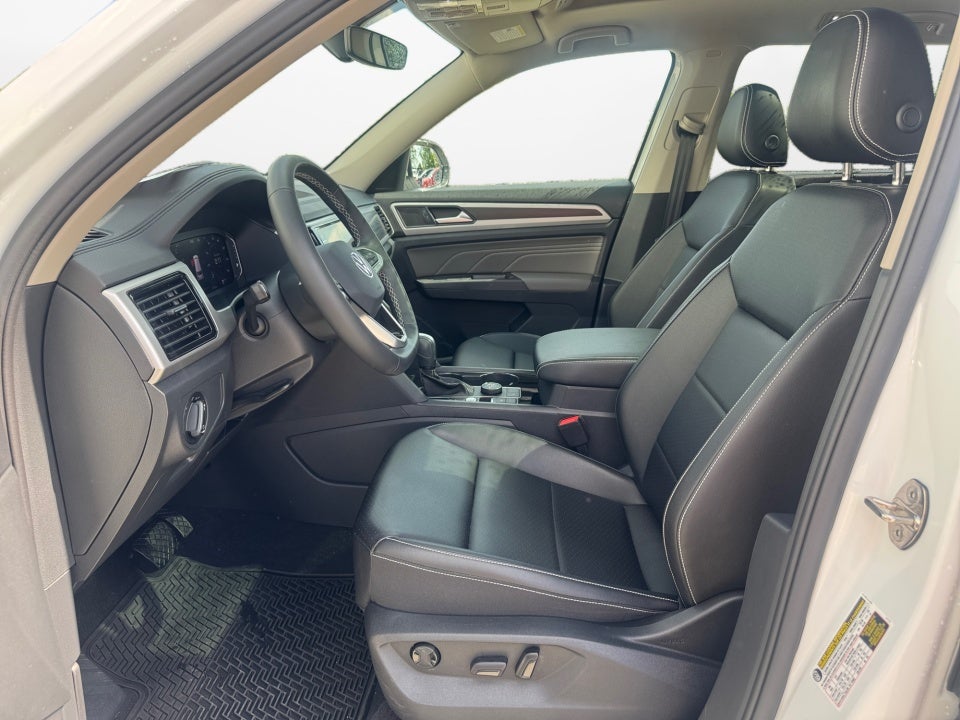 2023 Volkswagen Atlas 2.0T SE w/Technology