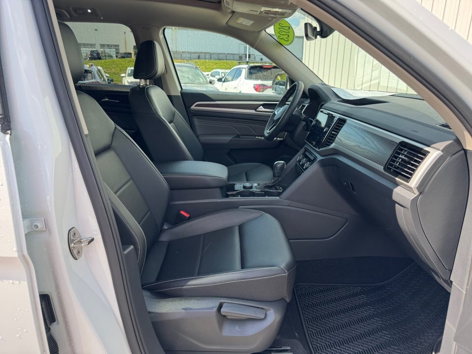 2023 Volkswagen Atlas 2.0T SE w/Technology