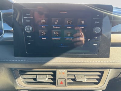 2026 Volkswagen Taos SE Black