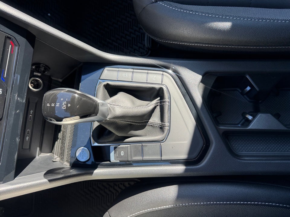 2026 Volkswagen Taos SE Black