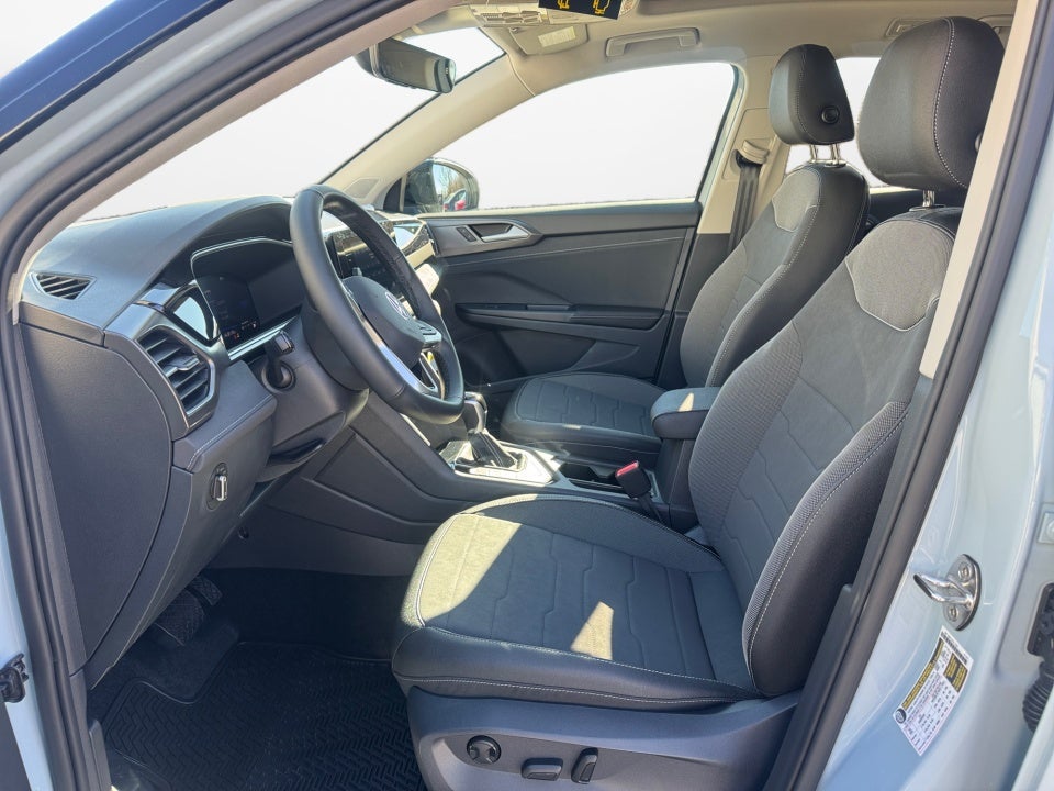 2026 Volkswagen Taos SE Black