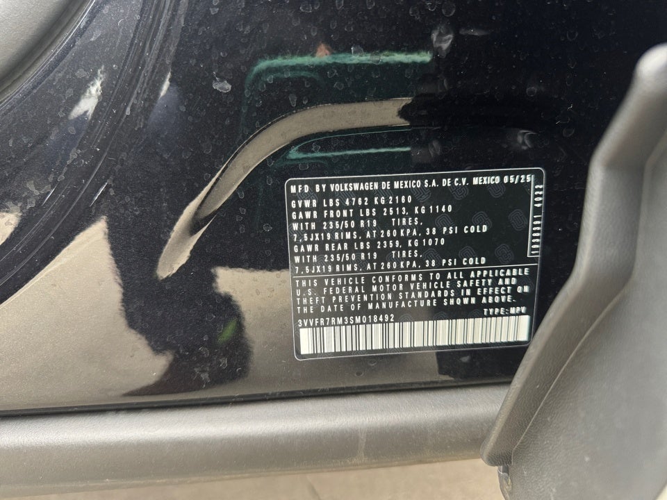 2025 Volkswagen Tiguan 2.0T SE