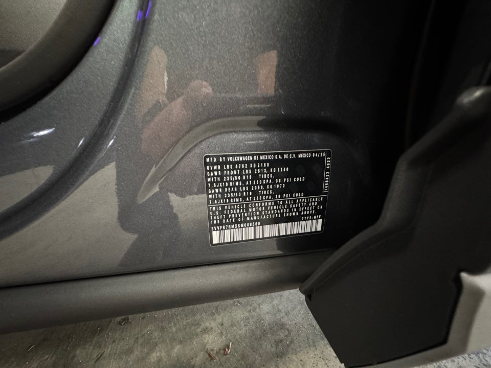 2025 Volkswagen Tiguan 2.0T SE