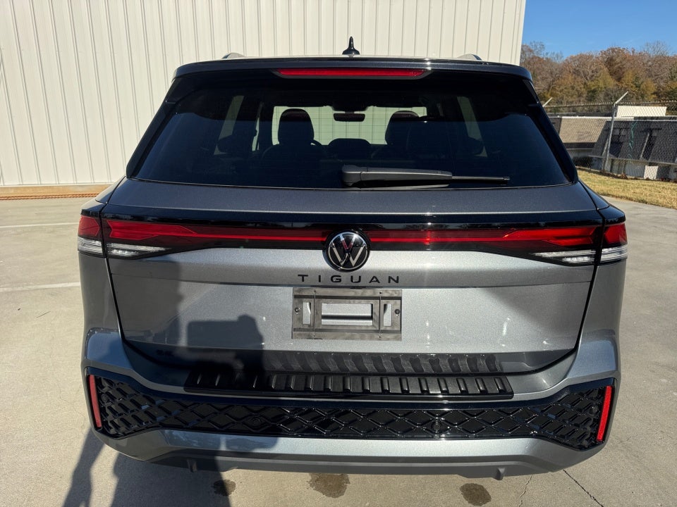 2026 Volkswagen Tiguan SE R-Line Black