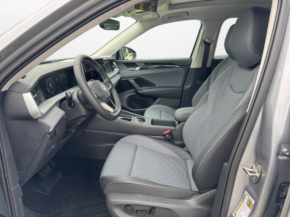 2025 Volkswagen Tiguan 2.0T SE