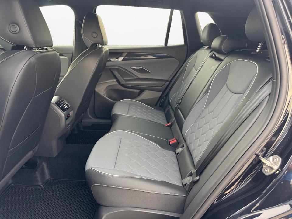 2026 Volkswagen Tiguan SEL R-Line Turbo