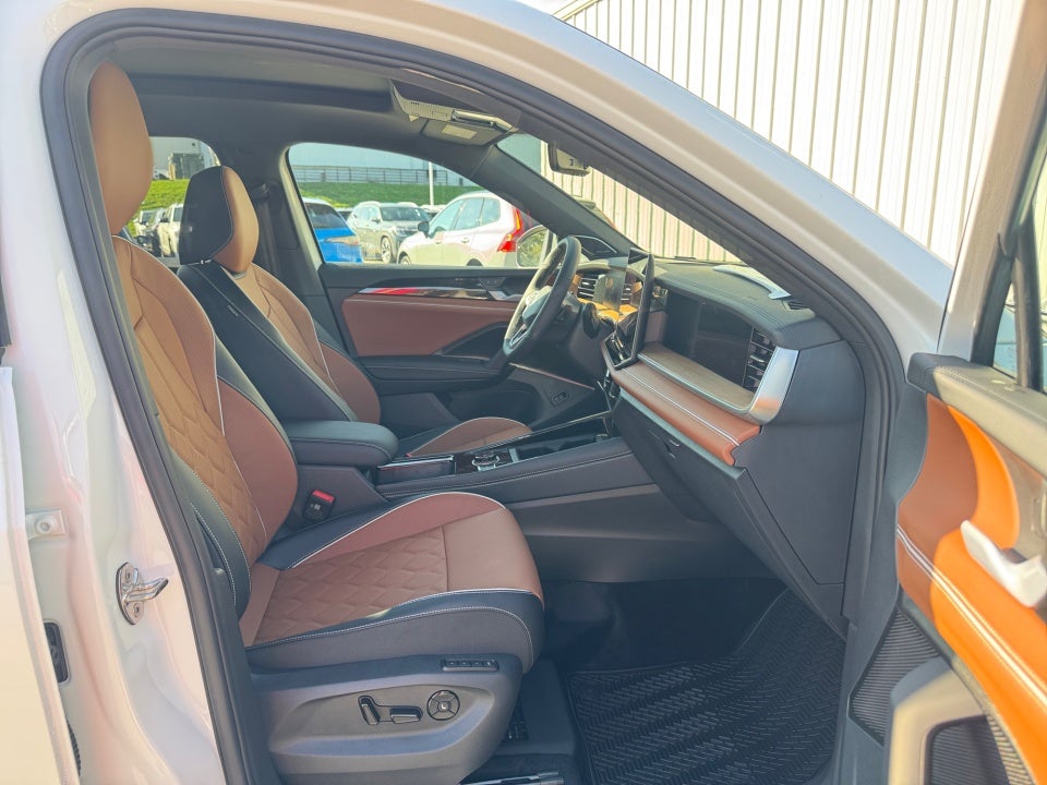 2026 Volkswagen Tiguan SEL R-Line Turbo