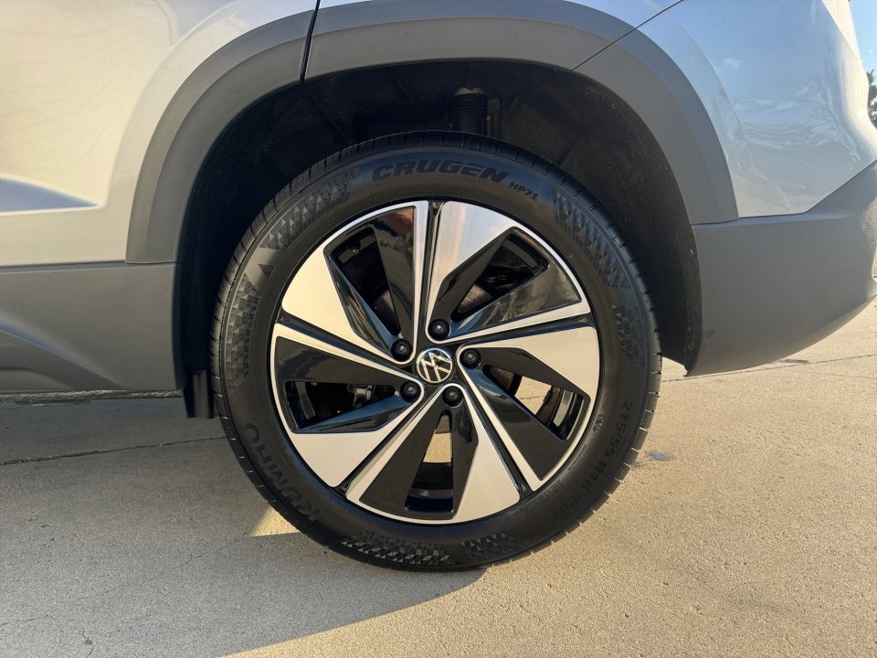 2025 Volkswagen Taos 1.5T SE