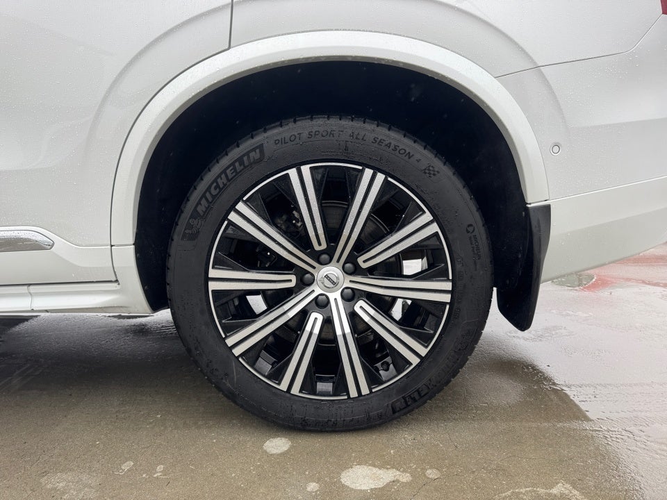 2023 Volvo XC90 B5 Plus