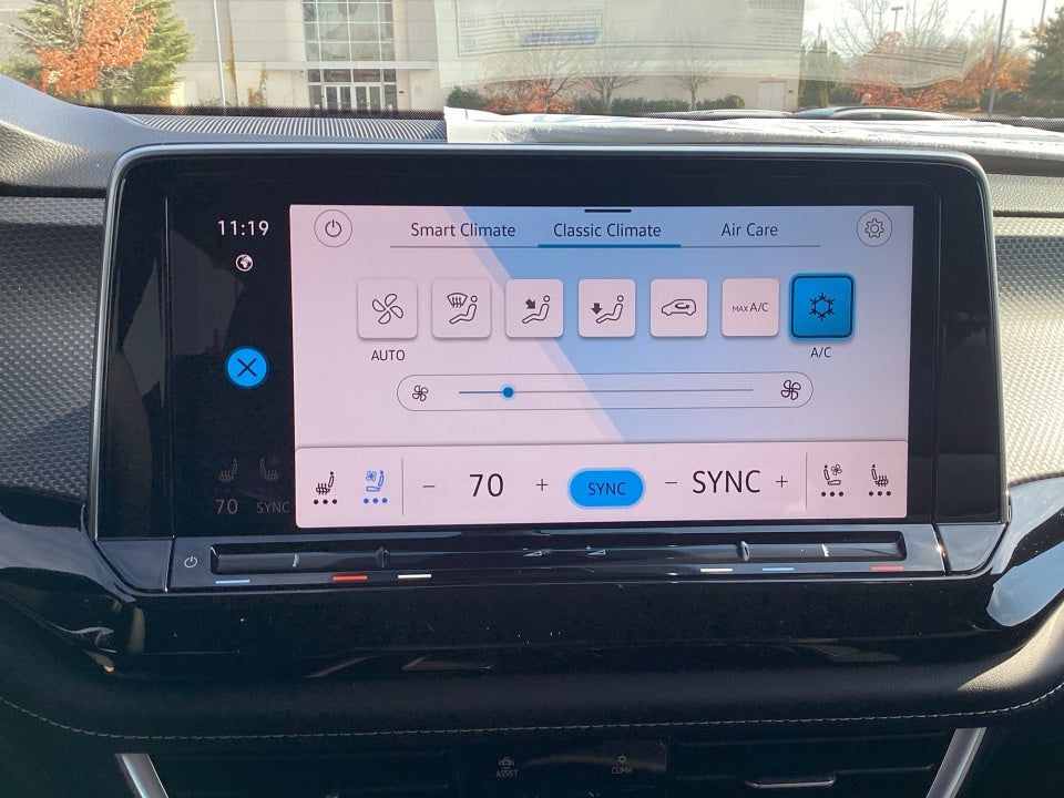 2026 Volkswagen Atlas Cross Sport 2.0T SEL R-Line Black