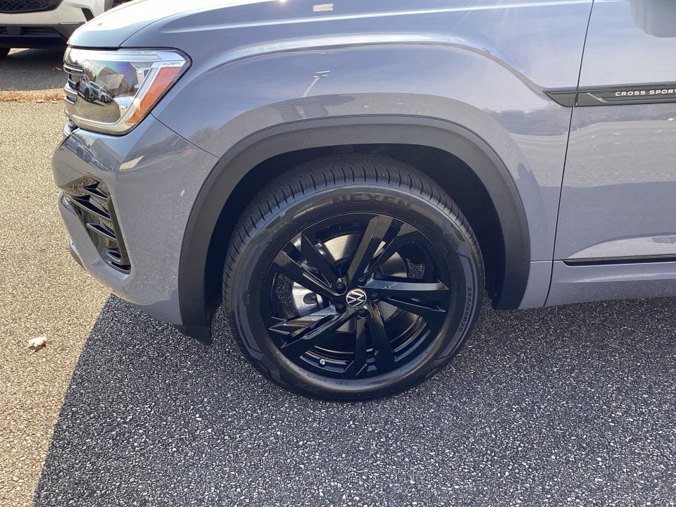 2026 Volkswagen Atlas Cross Sport 2.0T SEL R-Line Black