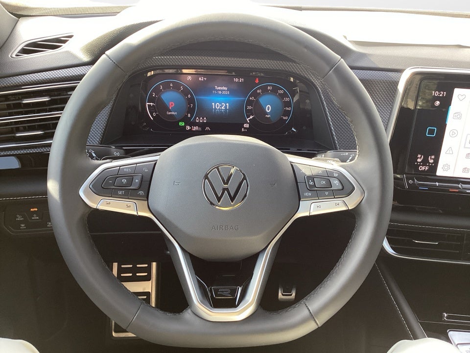 2026 Volkswagen Atlas Cross Sport 2.0T SEL R-Line Black