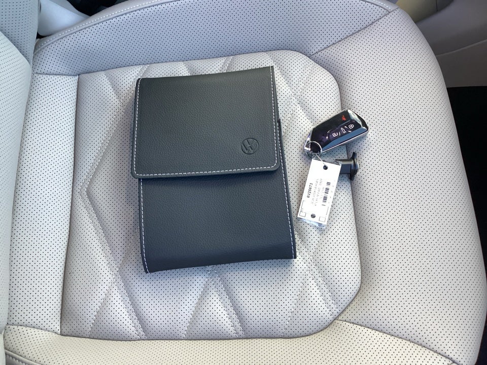 2026 Volkswagen Atlas 2.0T SE