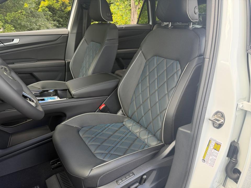 2026 Volkswagen Atlas Cross Sport 2.0T SEL Premium R-Line