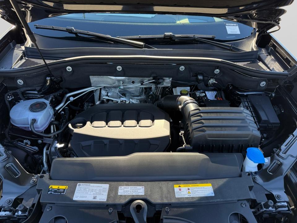 2026 Volkswagen Atlas Cross Sport 2.0T SEL Premium R-Line