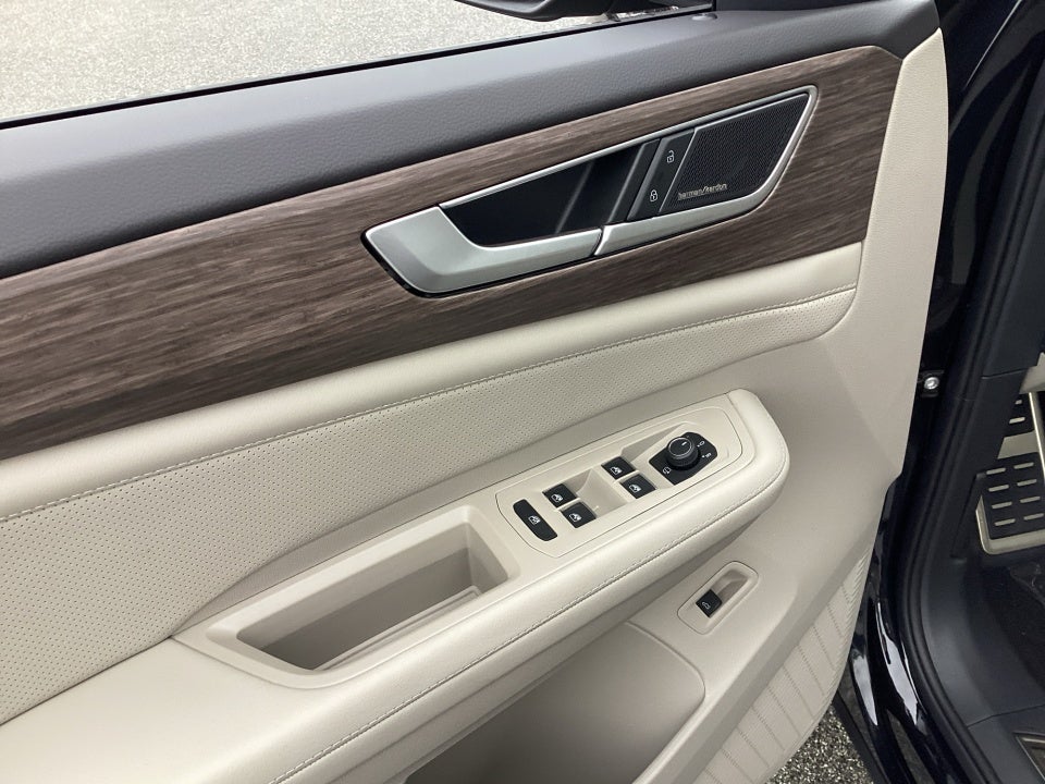 2026 Volkswagen Atlas SEL Premium R-Line