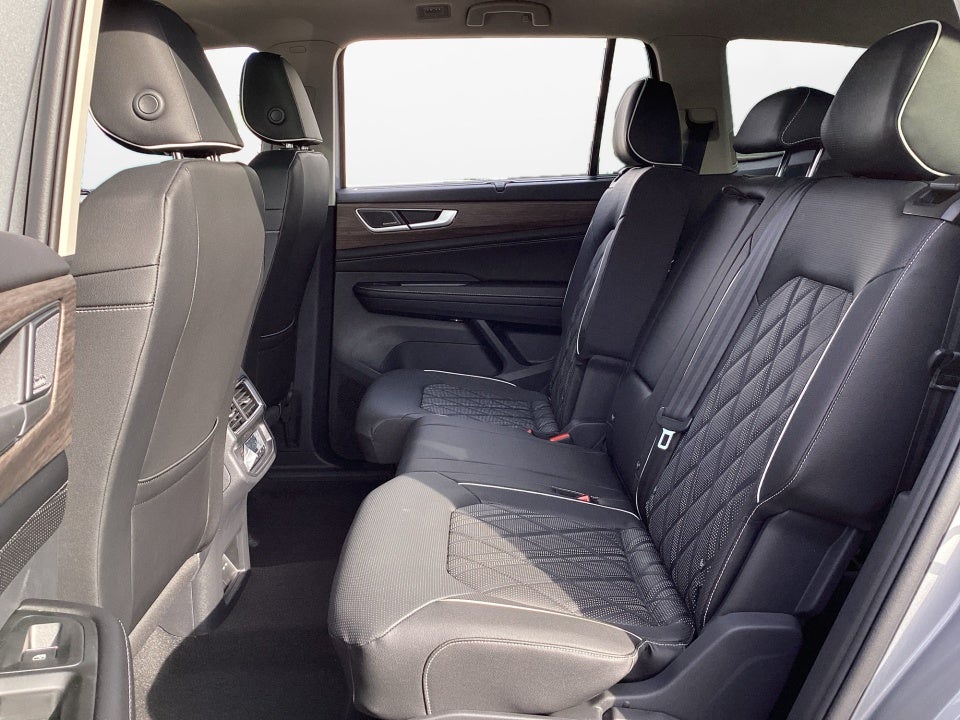 2026 Volkswagen Atlas SEL Premium R-Line