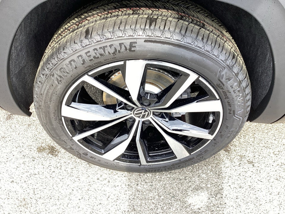 2026 Volkswagen Atlas SEL Premium R-Line