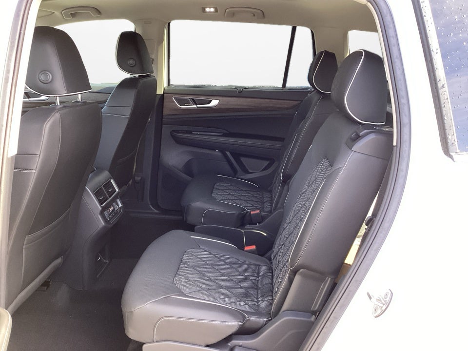 2026 Volkswagen Atlas SEL Premium R-Line