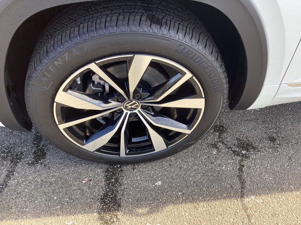 2026 Volkswagen Atlas SEL Premium R-Line