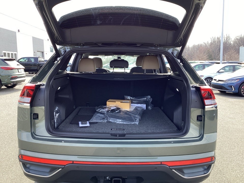 2026 Volkswagen Atlas Cross Sport SE with Technology